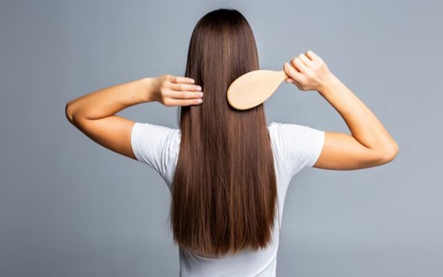 ۶ روش برای صاف کردن مو بدون نیاز به اتوی مو