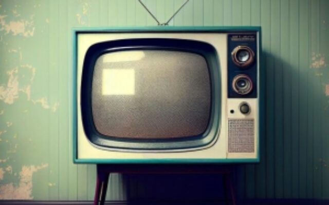 تلویزیون توسط چه کسی اختراع شد؟