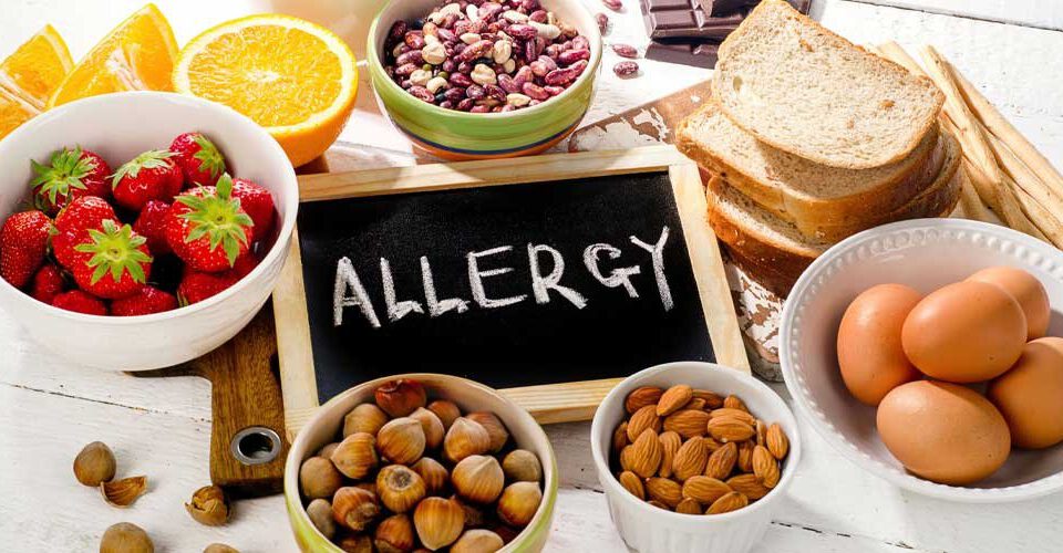 آلرژی را چگونه درمان کنیم؟ | نسخه‌های اشتباه بلای جان مبتلایان به آلرژی | پرهیز غذایی را کنار بگذاریم؟