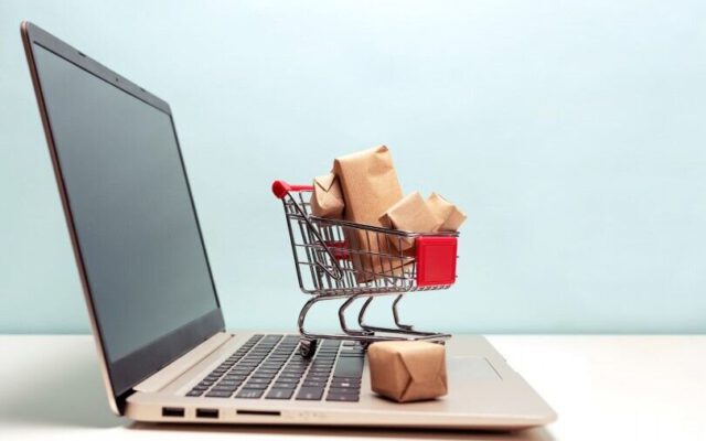 پلتفرم‌های مارکت پِلیس برای خریداران کالاهای آنلاین چه سودی دارند؟
