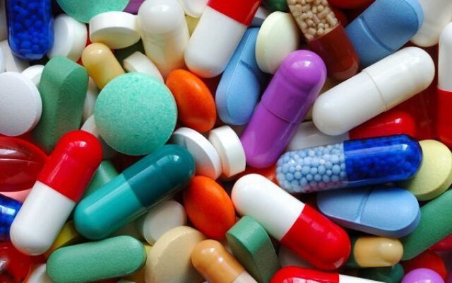 ۵ عارضه خطرناک مصرف خودسرانه آنتی‌بیوتیک | رتبه عجیب مصرف آنتی‌بیوتیک ایرانی‌ها در جهان