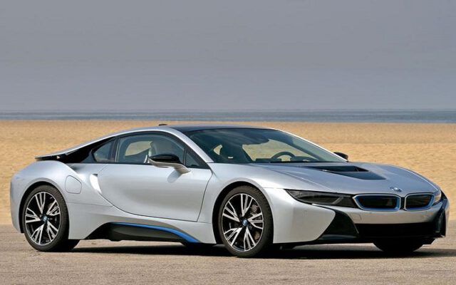 معرفی کامل bmwi8 (مشخصات فنی و ظاهری + قیمت و تصاویر)