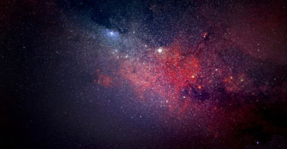 علت سرد و تاریک بودن فضا چیست؟