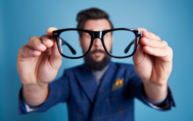 راهنمای انتخاب بهترین فریم عینک طبی مطابق با فرم صورت شما