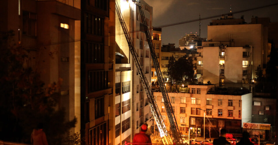 روایت جدید از آتش سوزی گاندی | محمدی : آتش از طبقه ۱۶ شعله ور شده بود | ۵۰ درصد ساختمان های دولتی ناایمن هستند