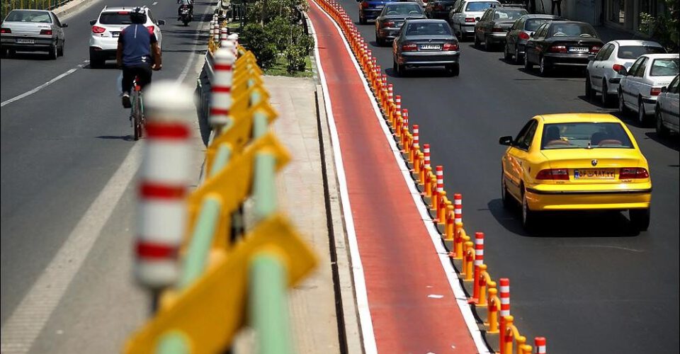 مسیرهای ویژه دوچرخه سواری تهران حذف می‌شود؟ | زمزمه جایگزین کردن پارک حاشیه ای به جای این مسیرها