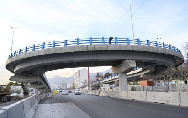 بهره برداری از یک پل مهم در شمال شرق تهران |ترافیک در بزرگراه ارتش کاهش می یابد