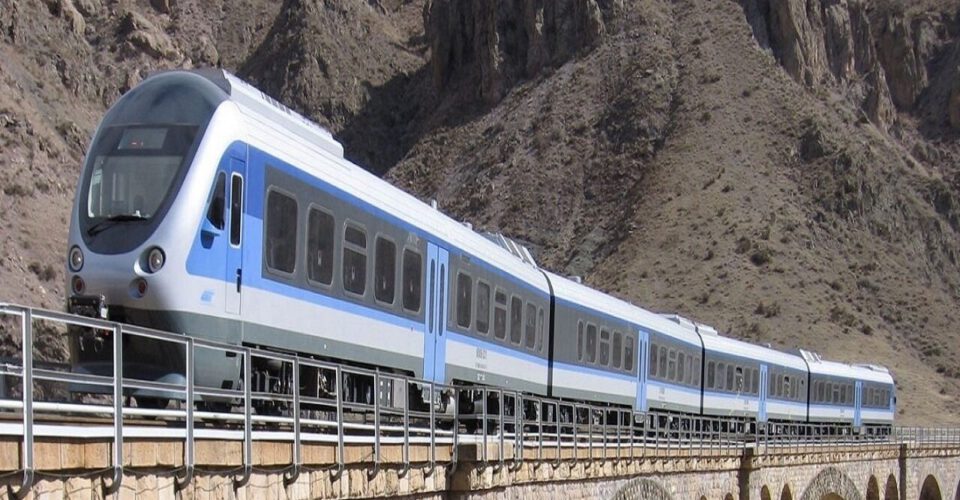 اعلام زمان فروش بلیت اولین قطار پرسرعت ترنست تهران-یزد