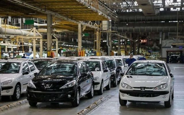 شورای رقابت دستورالعمل تنظیم‌ بازار خودرو را اصلاح کرد | وزارت صمت مکلف به ابلاغ قیمت ها شد