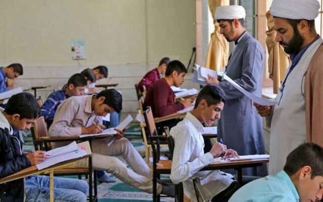 ماجرای سهمیه استخدام ۳۵۰۰ طلبه در آزمون معلمی | ۲۵ هزار طلبه جهادی در آموزش و پرورش استخدام شده‌اند؟