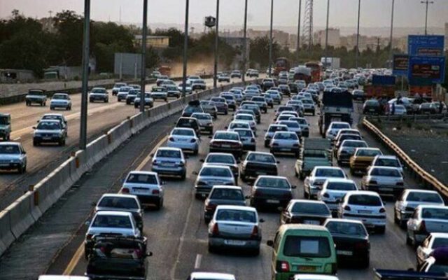 آخرین وضعیت ترافیکی جاده های کشور | هشدار ؛ ترافیک این آزادراه سنگین است