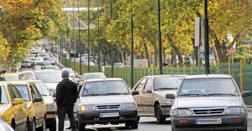 پدیده مسافرکش های شهرستانی در تهران | از ماشین خوابی تا اشغال گروهی برخی خطوط