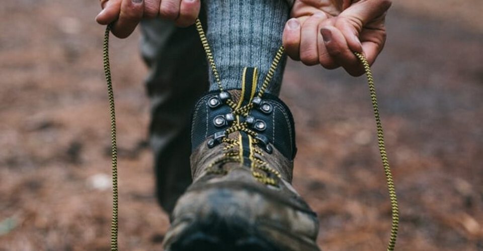 راهنمای خرید بهترین کفش کوهنوردی (با معرفی پرفروش‌ترین مدل‌ها)