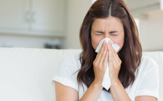 ۱۱ اقدام مهم که باید به محض مشاهده‌ی علائم سرماخوردگی انجام دهید