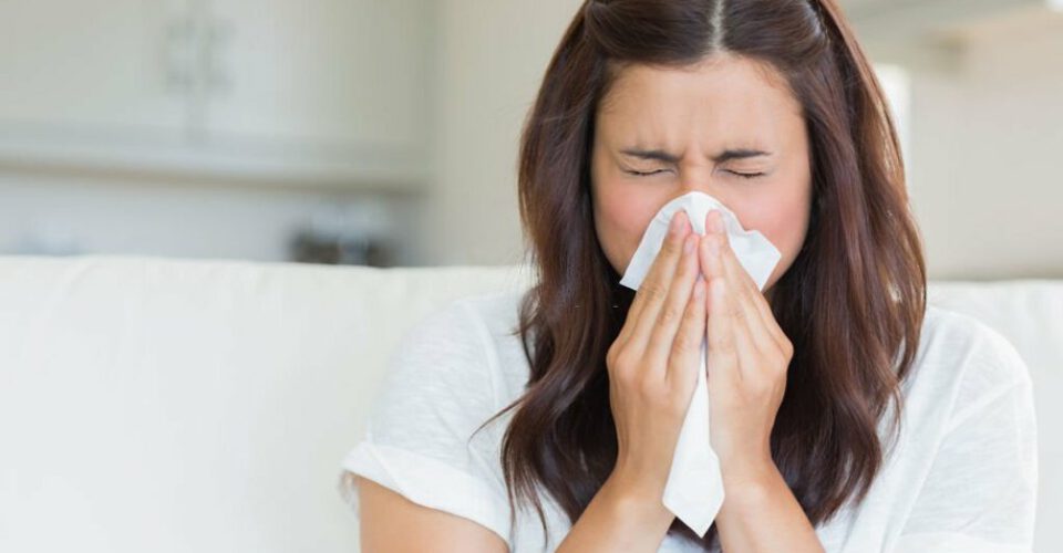 ۱۱ اقدام مهم که باید به محض مشاهده‌ی علائم سرماخوردگی انجام دهید