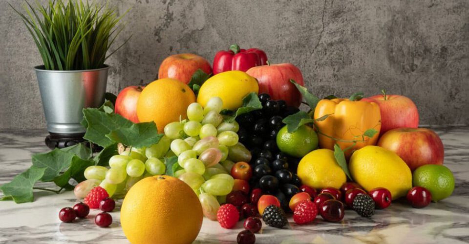 میوه های پایین آورنده فشار خون؛ ۷ میوه‌ی خوشمزه برای کنترل فشار خون