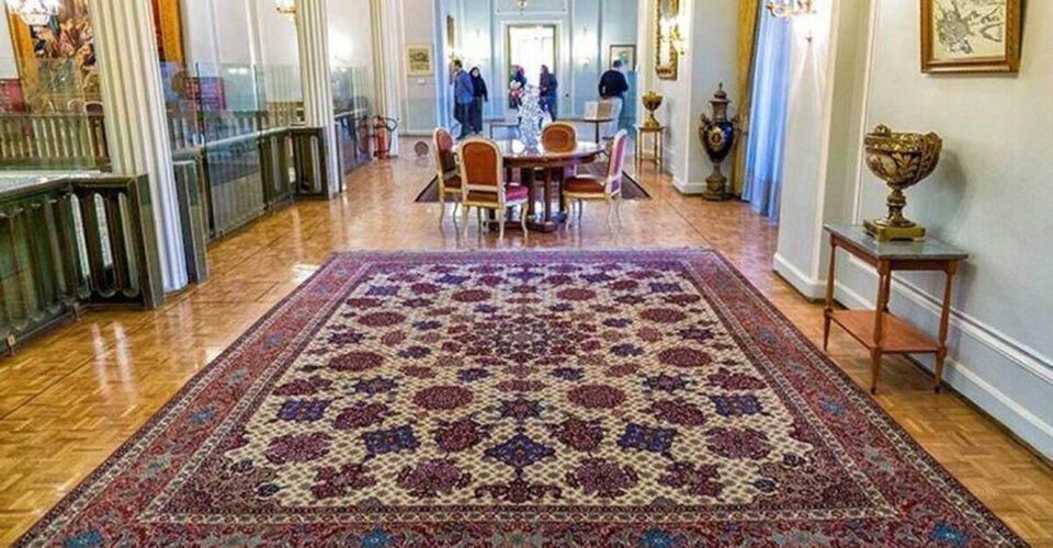 یک آقازاده سارق فرش‌های ارزشمند کاخ سعدآباد است؟ | ارزش ۴۸ تخته فرش سرقت شده قابل قیمت گذاری نیست | جزئیات