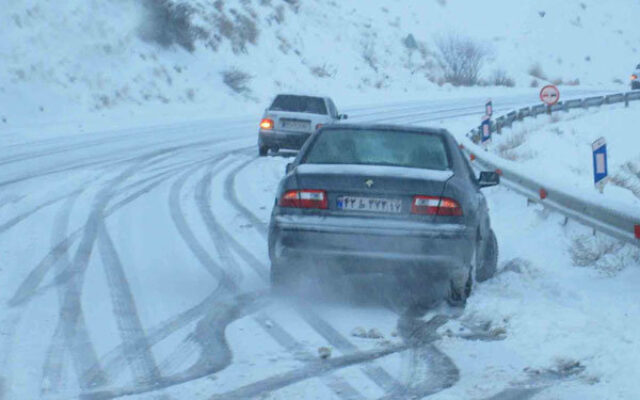 بارش برف و باران در جاده‌های ۱۵ استان | این ۵ مسیر مسدود است | اطلاع از وضعیت راه‌ها را با این دو شماره تلفن