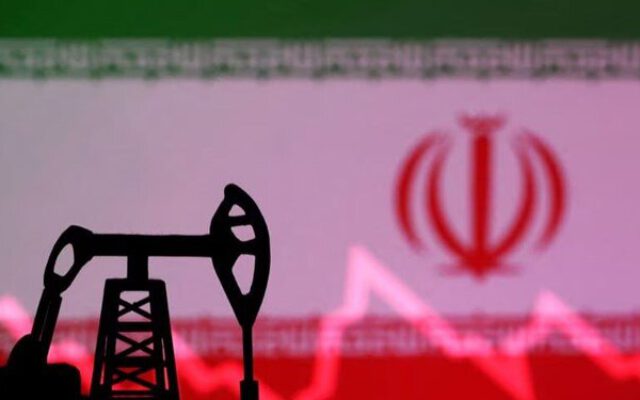 با کاهش تخفیف نفت ایران برای چین، می توان یارانه نقدی مردم را ۵۰ درصد افزایش داد