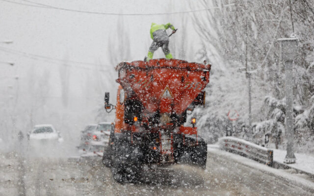 وضعیت معابر منطقه یک تهران در پی بارش شدید برف