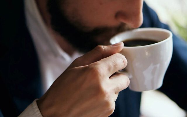 آیا نوشیدن قهوه باعث توقف در رشد می‌شود؟