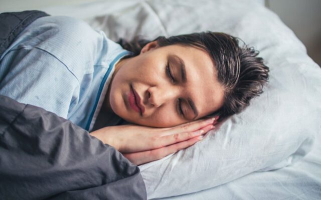 ۷ علت خواب زیاد و راه‌های پیشگیری از آن