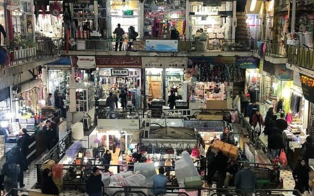 جمعیت ۴ میلیون نفری بازار در روزهای پایانی سال | ۶۰۰ ملک متروکه در مهمترین نقطه تاریخی تهران رها شده است