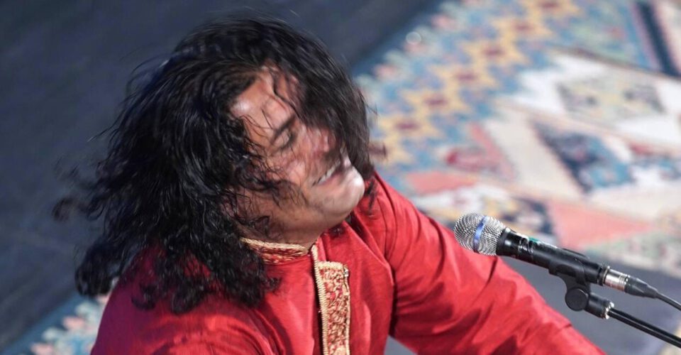 غوغای کنسرت هندی‌ها در تهران | بیایید در کنار هم جشن بگیریم