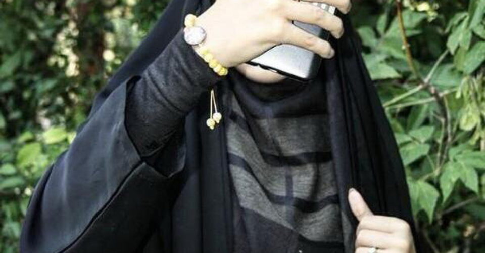 عجیب‌ترین بنری که برای رعایت حجاب نصب شد + عکس