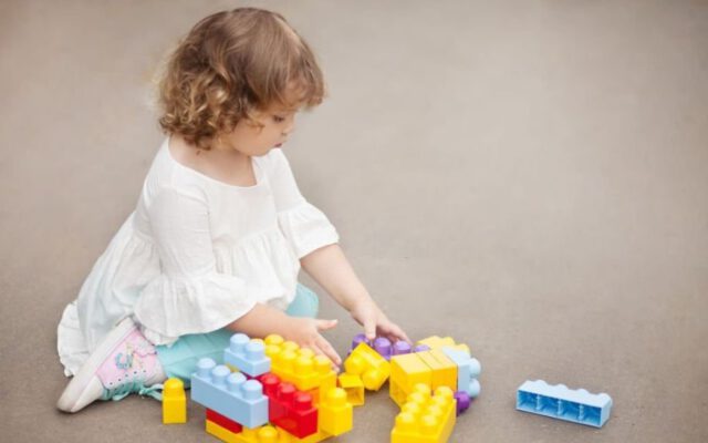 ۵ فایده‌ی بازی لگو برای پرورش مهارت‌ها و رشد کودک