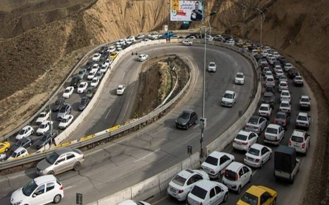 آخرین وضعیت ترافیک در محور فیروزکوه | ترافیک سنگین محورهای چالوس و هراز