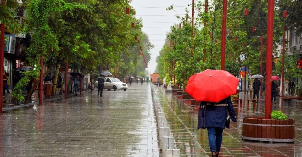سامانه جدید این مناطق را بارانی و برفی می‌کند | بارش‌ها چه روزی به تهران می‌رسد؟ | گرم‌ شدن هوا طی ۲ روز آینده