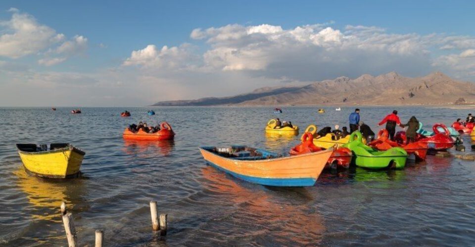 سندی که نشان می دهد دریاچه ارومیه در اسفند ۱۴۰۲ بزرگتر از اسفند ۱۴۰۱ شده است