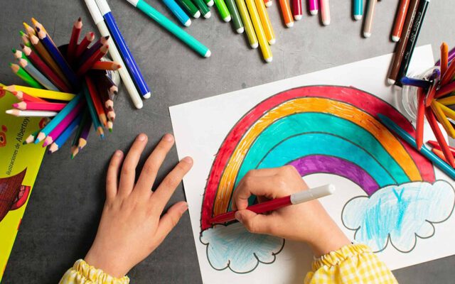 مراحل تکامل نقاشی در کودکان تا ۶ سالگی
