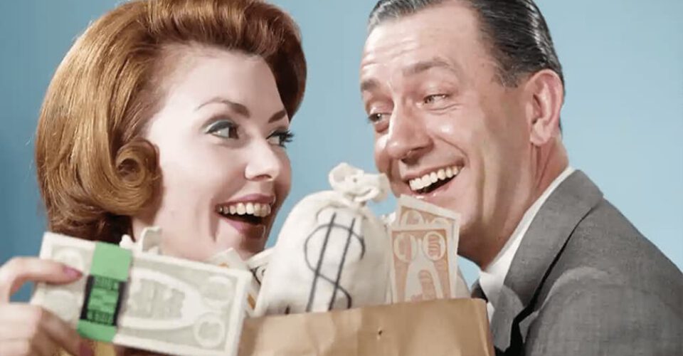 «اقتصاد شادی»؛ آیا پول واقعا خوشبختی می‌آورد؟