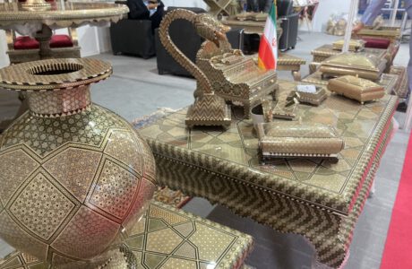 عجایب صادراتی ایران در نمایشگاه اکسپو | از میز خاتم با استخوان شتر تا ملامین های مادربزرگی