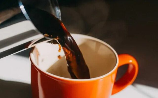 ۴ دلیل خوب برای نوشیدن قهوه و یک دلیل بزرگ برای ننوشیدن آن
