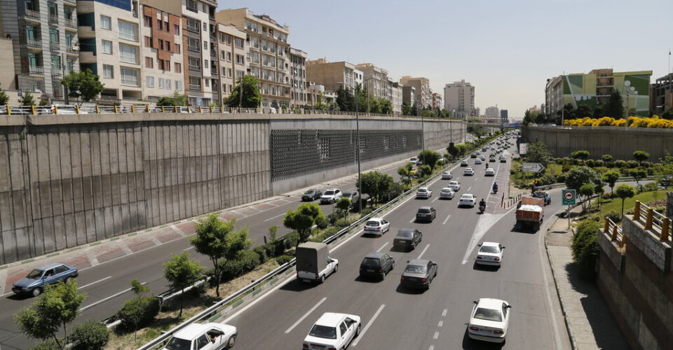 رفع خطر از ۲۱۲ محل حادثه خیز تهران | ساخت پهلوگاه‌های اضطراری در بزرگراه‌های تهران