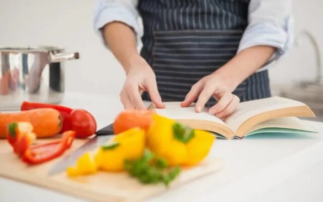۱۸ نکته اساسی آشپزی که غذای شما را خوشمزه‌تر می‌کند