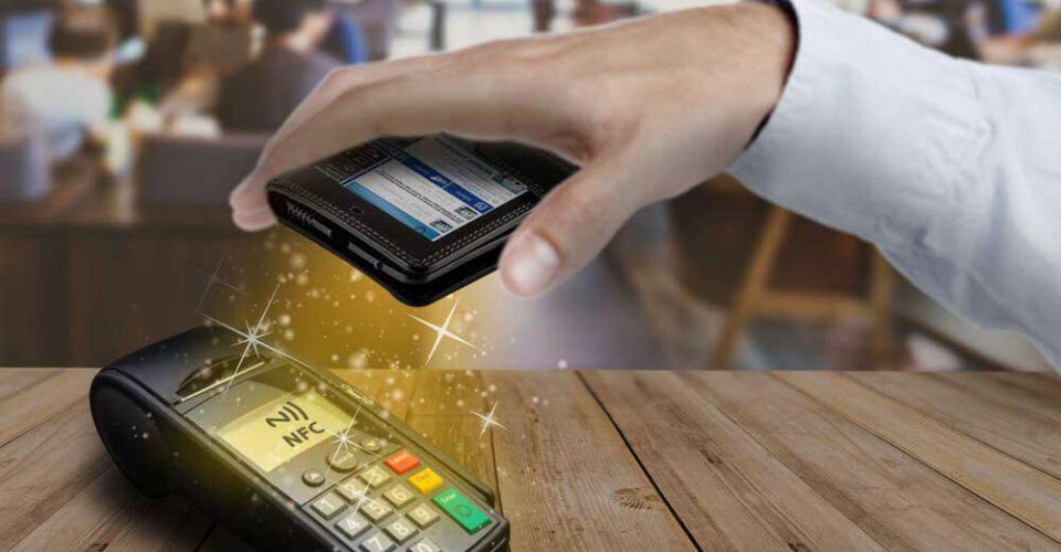 جزئیات روش جدید پرداخت پول با موبایل بدون کارت بانکی | کارت‌های بانکی حذف می شوند؟