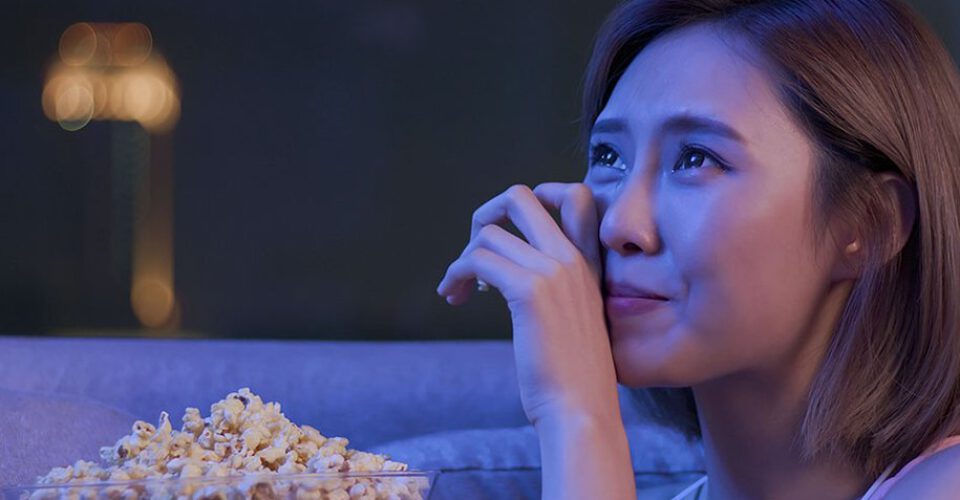 چرا گریه‌کردن هنگام تماشای فیلم نشانه مثبتی است؟
