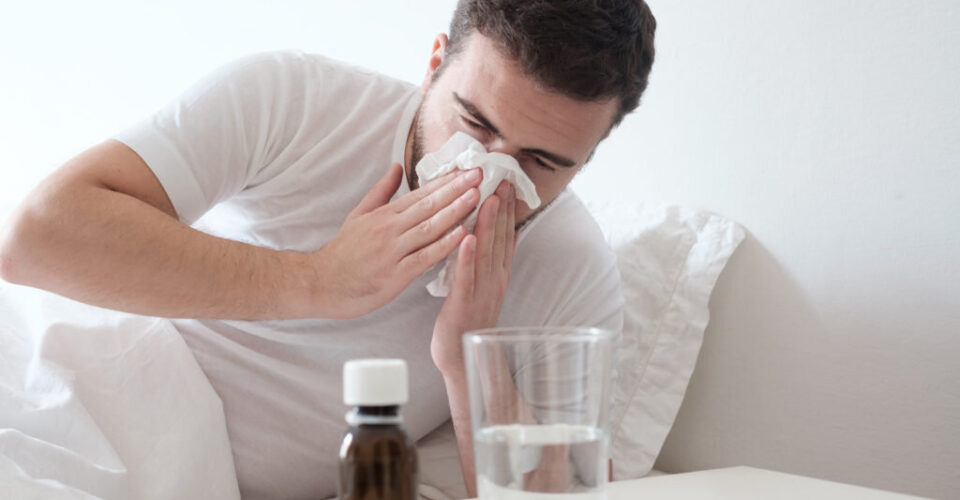 ۵ دمنوشی که برای درمان سرماخوردگی معجزه می‌کند