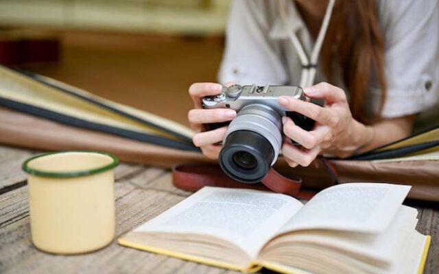 معرفی ۸ کتاب اساسی که به یادگیری عکاسی کمک می‌کنند