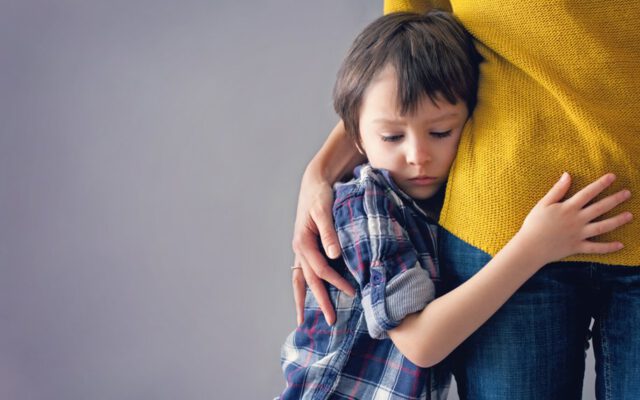 استرس دوران کودکی؛ والدین چه کارهایی می‌توانند انجام دهند؟