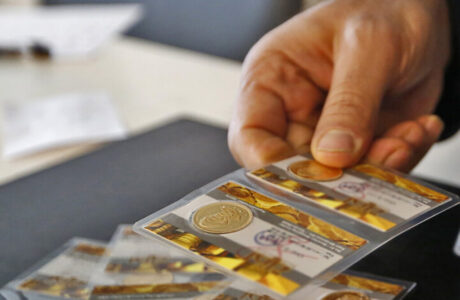 کاهش قیمت طلا و سکه تا کجا ادامه دارد؟ | کاهش ۷۰ دلاری انس جهانی طلا
