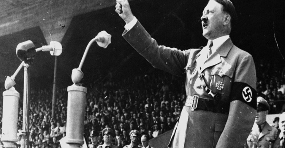 ۴ کتاب جذاب درباره‌ی آلمان نازی؛ از استبداد هیتلری تا جنگ جهانی دوم