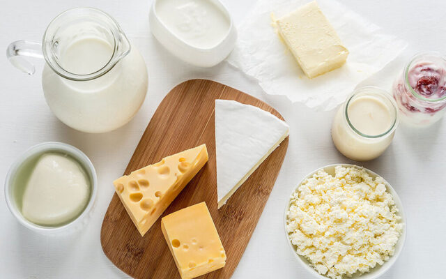 اگر پنیر زیاد مصرف کنیم چه اتفاقی برایمان می‌افتد؟ | فواید مصرف پنیر به شکل و میزان صحیح
