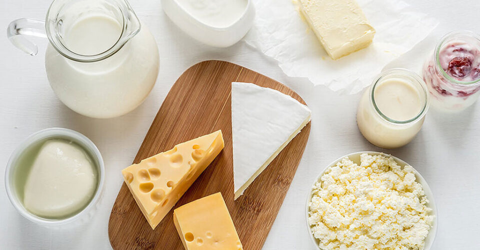 اگر پنیر زیاد مصرف کنیم چه اتفاقی برایمان می‌افتد؟ | فواید مصرف پنیر به شکل و میزان صحیح