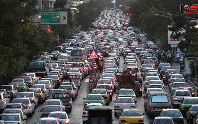 تلف شدن روزانه ۲۳۰۰ سال از عمر تهرانی‌ها در ترافیک | ۷۱ درصد سفرهای خودرویی پایتخت تک‌سرنشین است