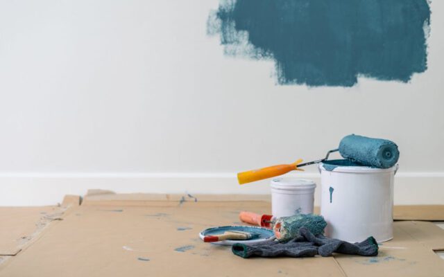 ۷ اشتباه که همه در نقاشی کردن دیوار خانه مرتکب می‌شوند